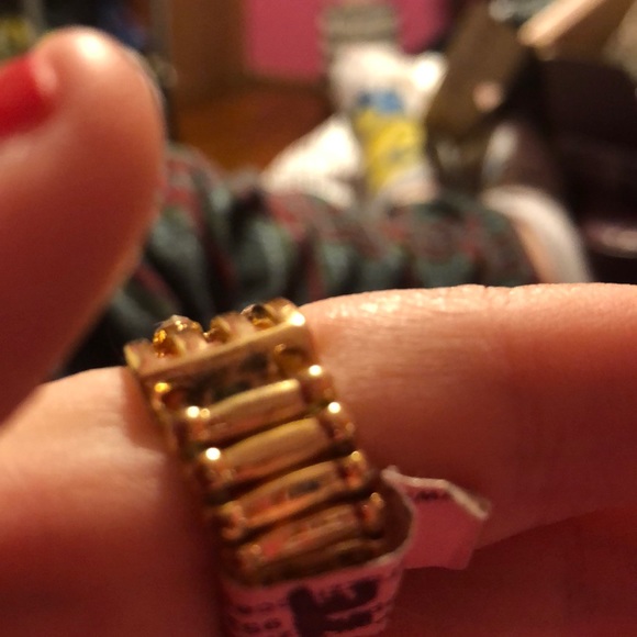 Gold with diamond stones paparazzi ring - Picture 5 of 5